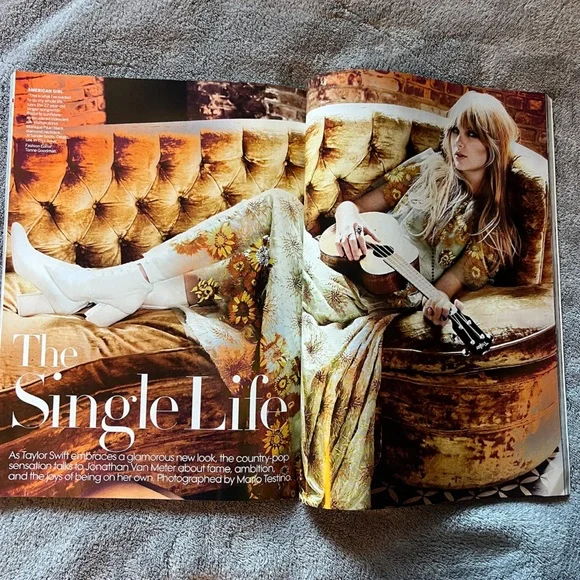 Taylor Swift Vogue Magazine Cover Feb 2012 February Story Rare - Picture 9 of 9